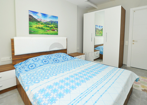 ضمن مجمع سكني حديث - غرفة نوم وصالة مؤثثة في مهموتلار