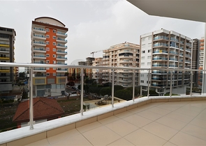 شقة مؤثثة قريبة من البحر - من تصميم غرفتين وصالة في مهموتلار - الانيا