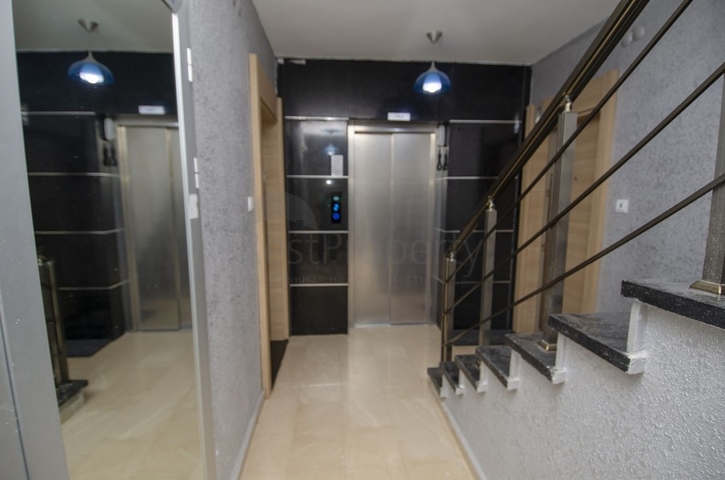 شقة 2 + 1 في مجمع 150 م من البحر