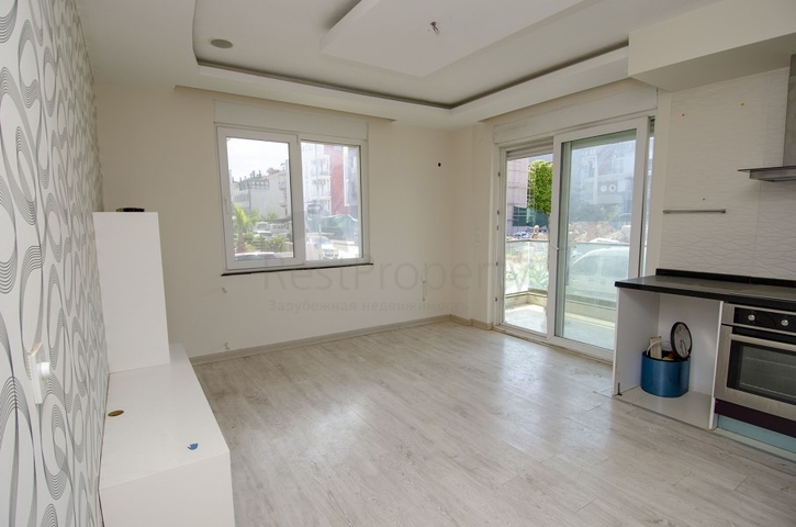 شقة 2 + 1 في مجمع 150 م من البحر