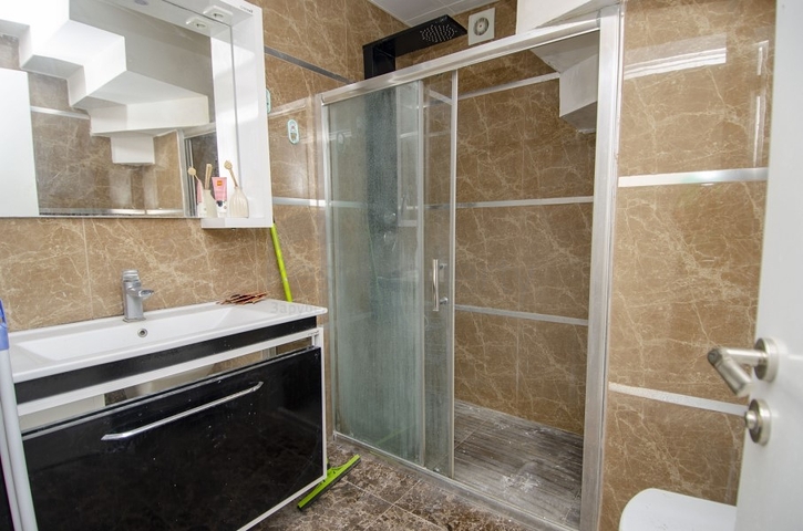 شقة 2 + 1 في مجمع 150 م من البحر