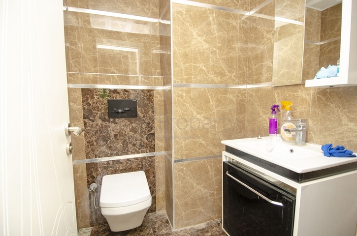 شقة 2 + 1 في مجمع 150 م من البحر