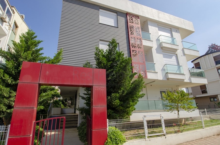 شقة 2 + 1 في مجمع 150 م من البحر