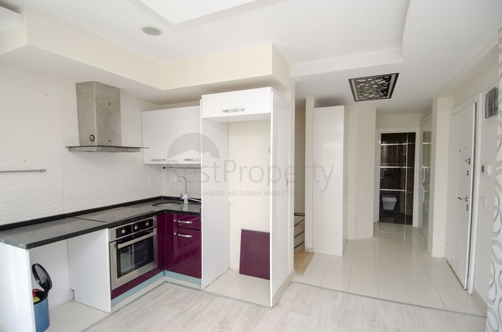 شقة 2 + 1 في مجمع 150 م من البحر