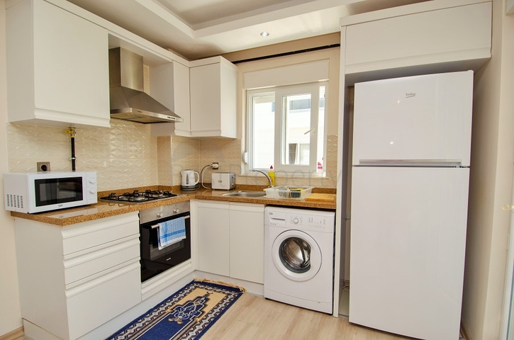 شقة 1 + 1 مع أثاث في مجمع في هورما كونيالتي أنطاليا