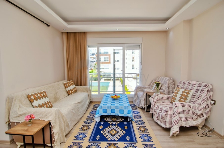 شقة 1 + 1 مع أثاث في مجمع في هورما كونيالتي أنطاليا