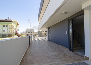 مبنى للبيع في لارا كوندو