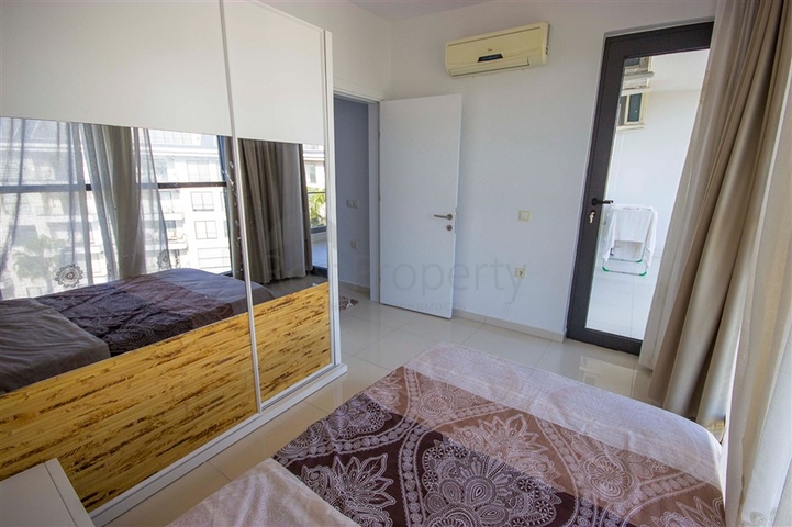 شقق بمساحات واحجام مختلفة للبيع 