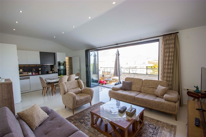 شقق بمساحات واحجام مختلفة للبيع 