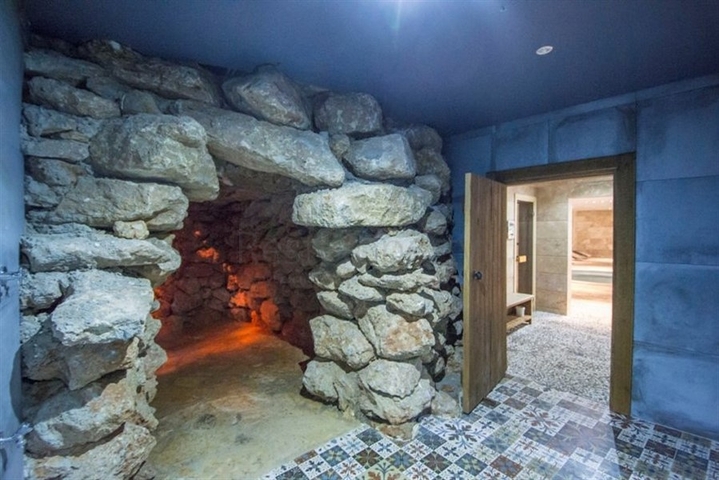 شقق بمساحات واحجام مختلفة للبيع 