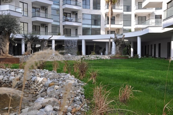 شقق بمساحات واحجام مختلفة للبيع 