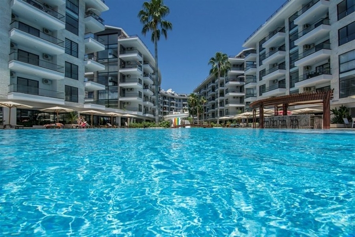 شقق بمساحات واحجام مختلفة للبيع 