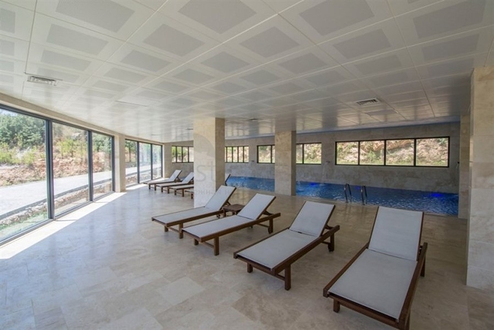 شقق بمساحات واحجام مختلفة للبيع 