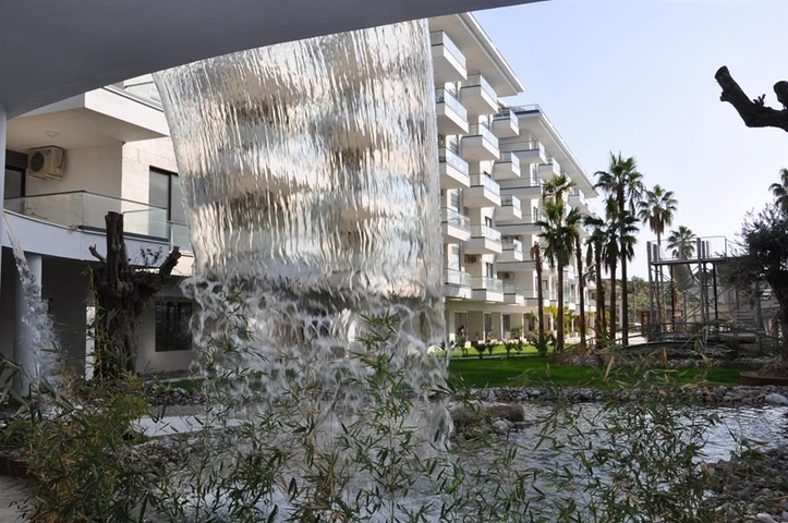 شقق بمساحات واحجام مختلفة للبيع 