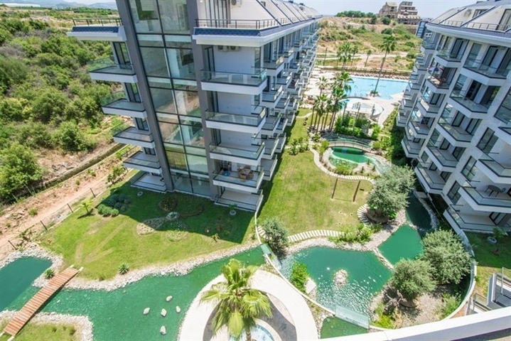 شقق بمساحات واحجام مختلفة للبيع 