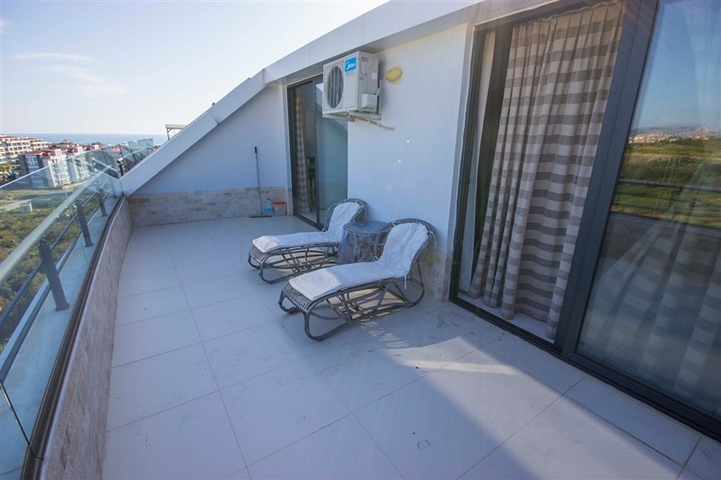 شقق بمساحات واحجام مختلفة للبيع 