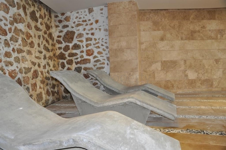 شقق بمساحات واحجام مختلفة للبيع 