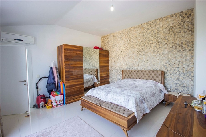 شقق بمساحات واحجام مختلفة للبيع 