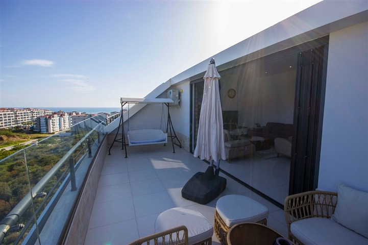 شقق بمساحات واحجام مختلفة للبيع 