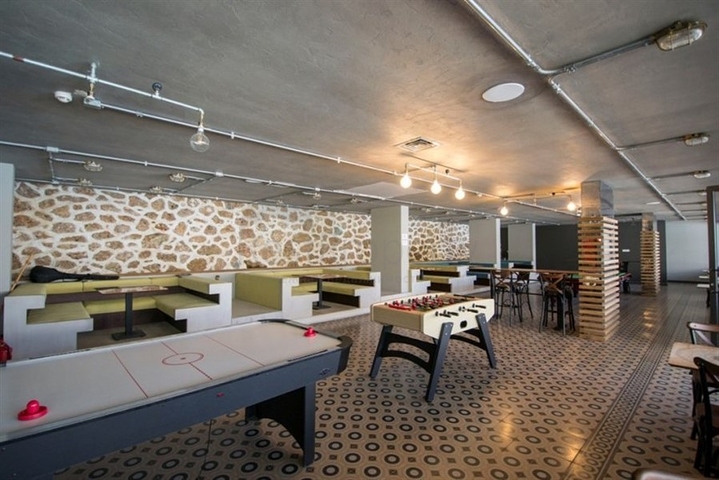 شقق بمساحات واحجام مختلفة للبيع 