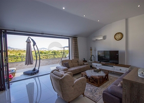 شقق بمساحات واحجام مختلفة للبيع 