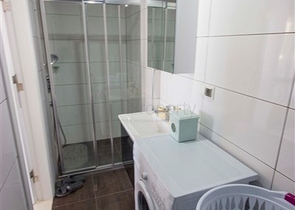 شقق بمساحات واحجام مختلفة للبيع 