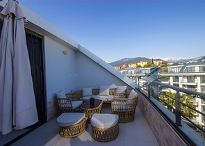 شقق بمساحات واحجام مختلفة للبيع 