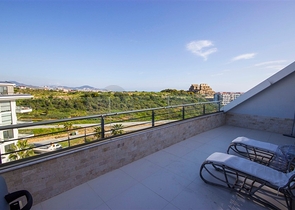 شقق بمساحات واحجام مختلفة للبيع 