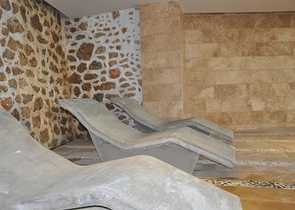 شقق بمساحات واحجام مختلفة للبيع 