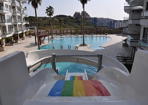 شقق بمساحات واحجام مختلفة للبيع 