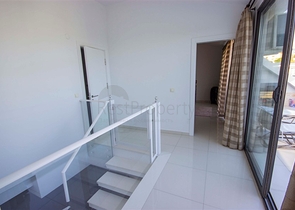 شقق بمساحات واحجام مختلفة للبيع 