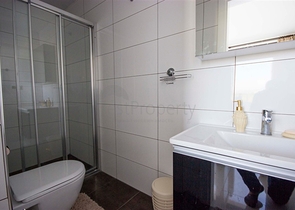 شقق بمساحات واحجام مختلفة للبيع 