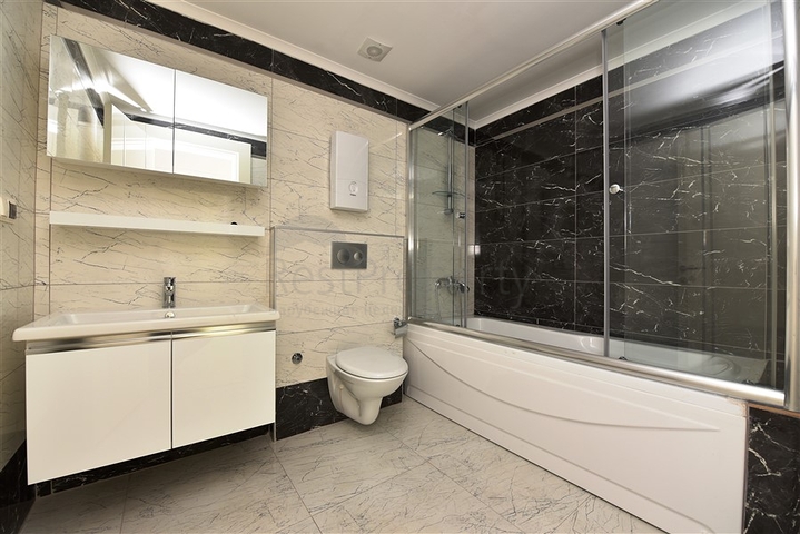 شقق مميزة ضمن مجمع سكني حديث في منطقة كاستل – ألانيا