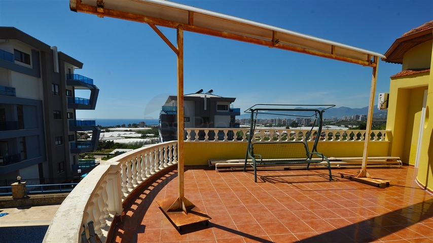 فيلا مستقلة باطلالة بحرية - بسعر مميز جدا 