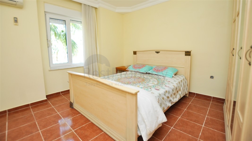 فيلا مستقلة باطلالة بحرية - بسعر مميز جدا 