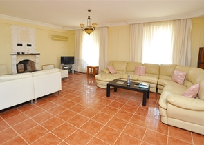 فيلا مستقلة باطلالة بحرية - بسعر مميز جدا 