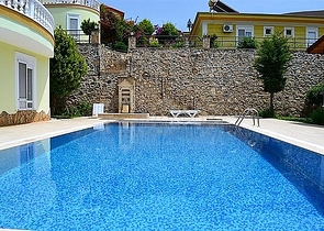 فيلا مستقلة باطلالة بحرية - بسعر مميز جدا 