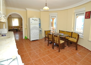 فيلا مستقلة باطلالة بحرية - بسعر مميز جدا 