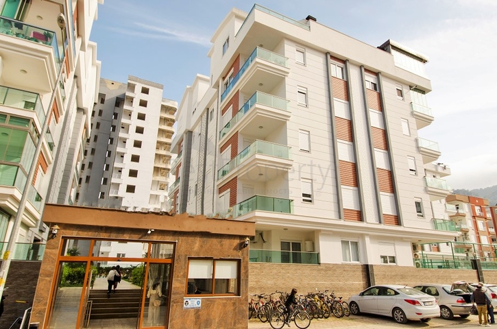 شقة  2 + 1 في كونيالتي أنطاليا