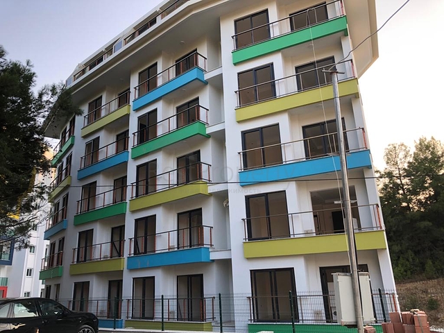 مجمع قيد الانشاء في افسلار - مع امكانية التقسيط 