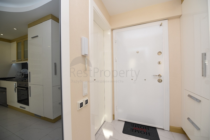 مركز الانيا - غرفة نوم وصالة مفروشة ضمن مجمع سكني 