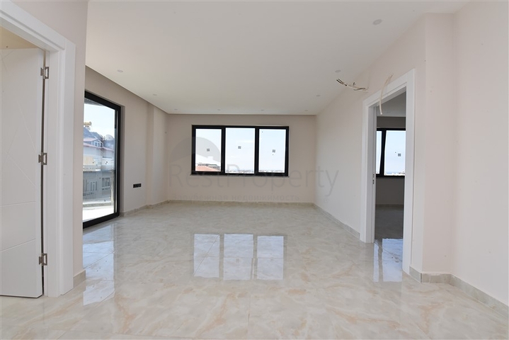 مجمع قيد الانشاء باطلالة بحرية خلابة في مركز الانيا 