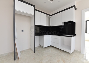 مجمع قيد الانشاء باطلالة بحرية خلابة في مركز الانيا 