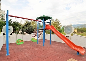 شقة للبيع في الانيا - من تصميم غرفة نوم وصالة ضمن مجمع سكني في مهموتلار 