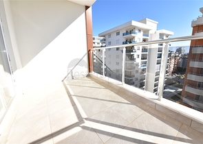 شقة للبيع في الانيا - من تصميم غرفة نوم وصالة ضمن مجمع سكني في مهموتلار 