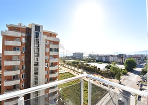 شقة للبيع في الانيا - من تصميم غرفة نوم وصالة ضمن مجمع سكني في مهموتلار 