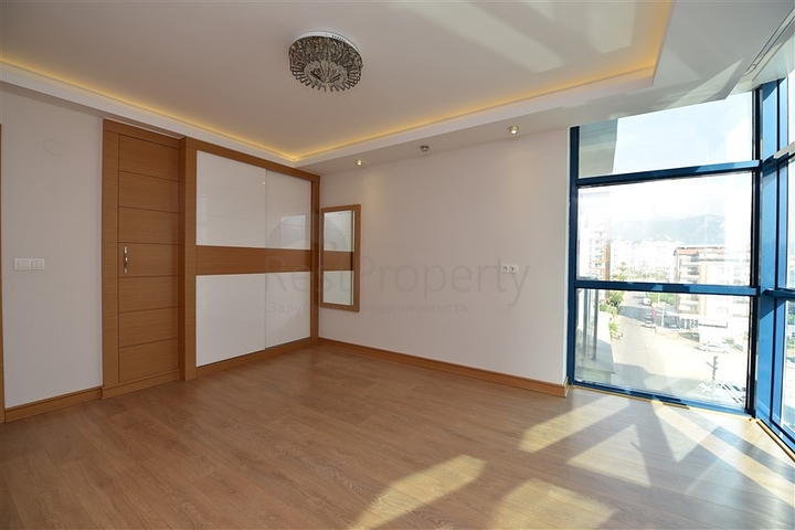 لعشاق الفخامة والتميز - شقة من تصميم خمس غرف وصالة قي منطقة جيكجلي الراقية 