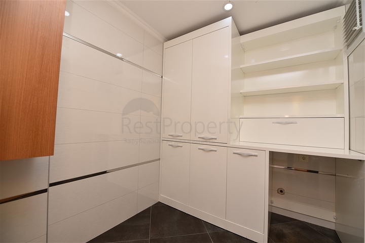 لعشاق الفخامة والتميز - شقة من تصميم خمس غرف وصالة قي منطقة جيكجلي الراقية 