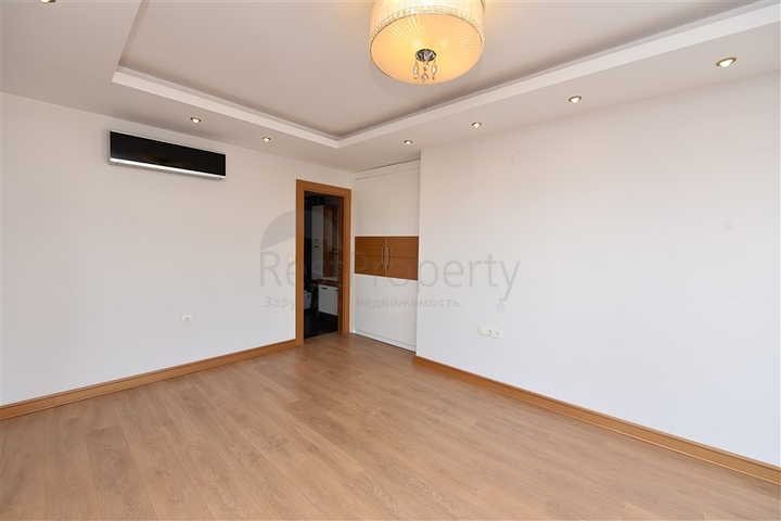 لعشاق الفخامة والتميز - شقة من تصميم خمس غرف وصالة قي منطقة جيكجلي الراقية 