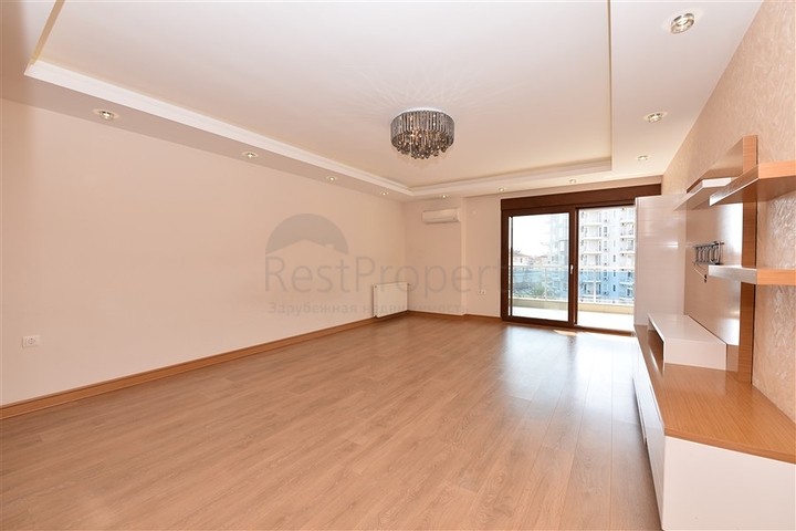 لعشاق الفخامة والتميز - شقة من تصميم خمس غرف وصالة قي منطقة جيكجلي الراقية 